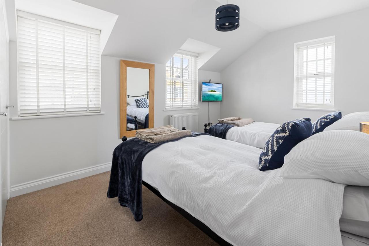 A Modern And Cosy Apartment Just Yards From Brixham'S Bustling Harbourside Exterior foto